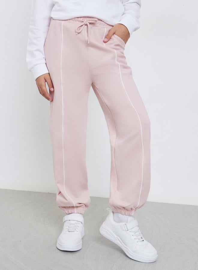 ستايلي جوغر بتفاصيل امامية محزوزة - Image 1