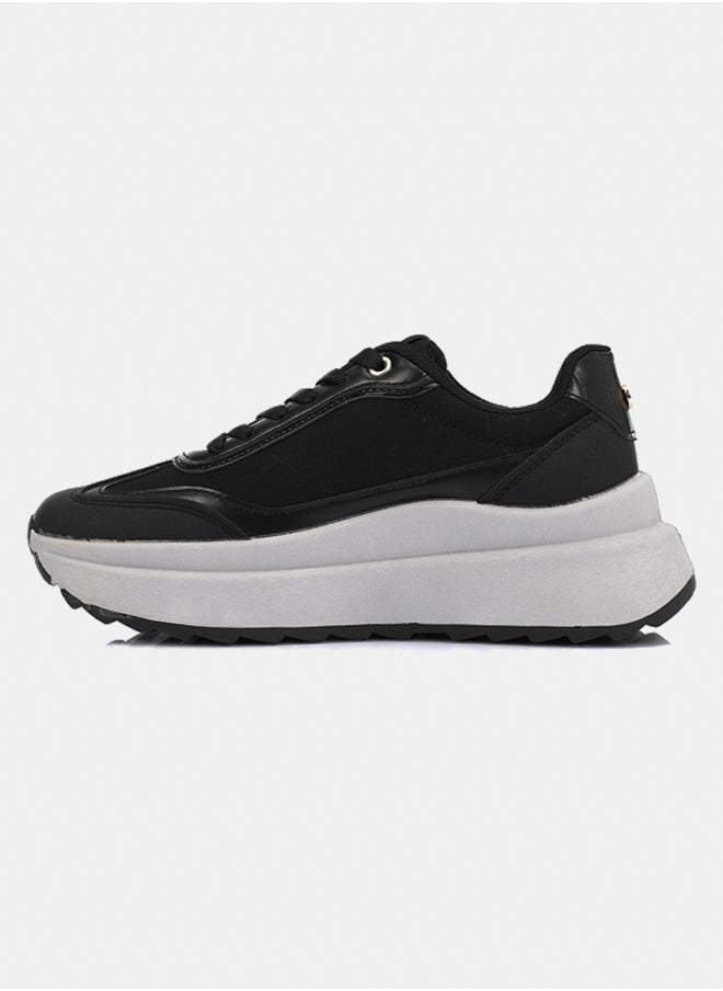 DejaVu Fashionable Sneakers  - Image 4