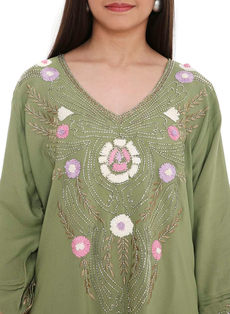 HANA & SARA TINY BABY GIRLS KAFTAN DRESS ON SOLID COLOR FARASHA WITH A UNIQUE COLOURFUL THREAD EMBROIDERY