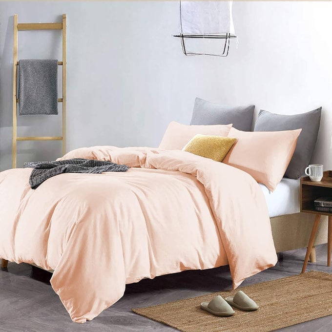 YRM BEDDINGS DUVET COVERS 100 MICROFIBER 3PIECE DUVET COVER SET ULTRA SOFT WITH ZIPPER CLOSURE DUVET COVER91X101 INCHES AND 2 PILLOW COVER 18X28 INCHES DOUBLE BED SIZEPEACH