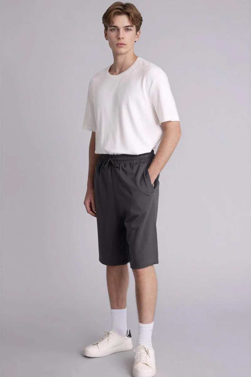 ديفاكتو Baggy Fit Elastic Waist Long Shorts