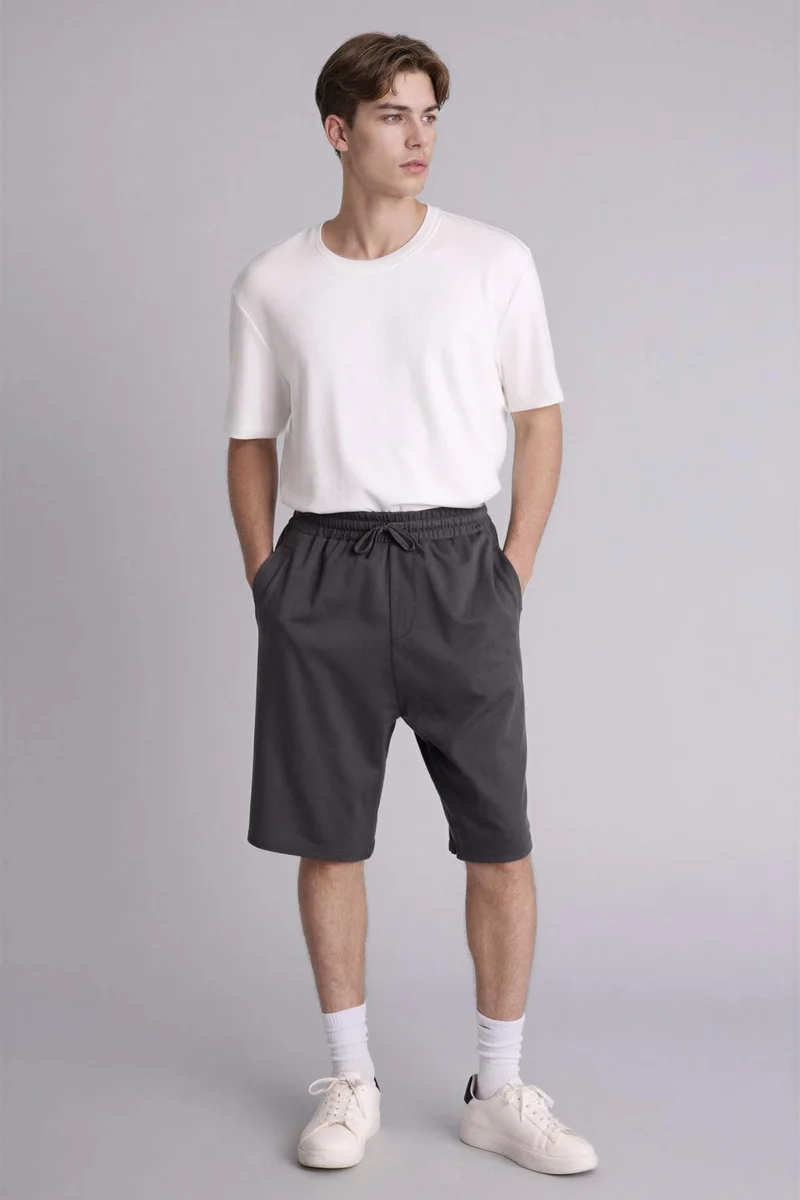 ديفاكتو Baggy Fit Elastic Waist Long Shorts
