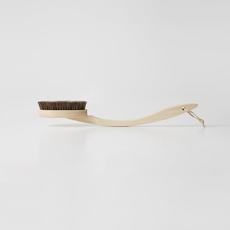 IPPINKA Bath Body Brush with Curved Handle Made of Horse Hair Made in Japan - Image 4