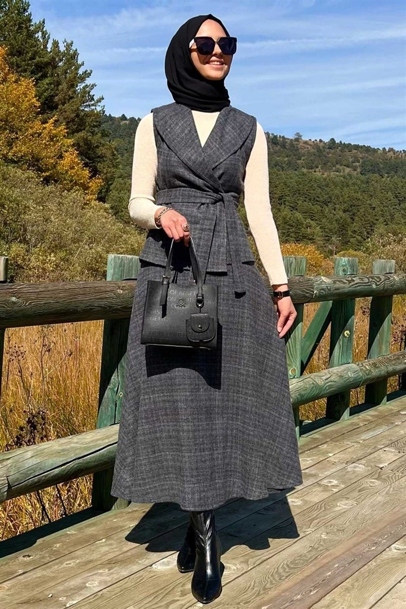 Rabia Şamlı Azize Skirt Vest Set Anthracite - Image 1