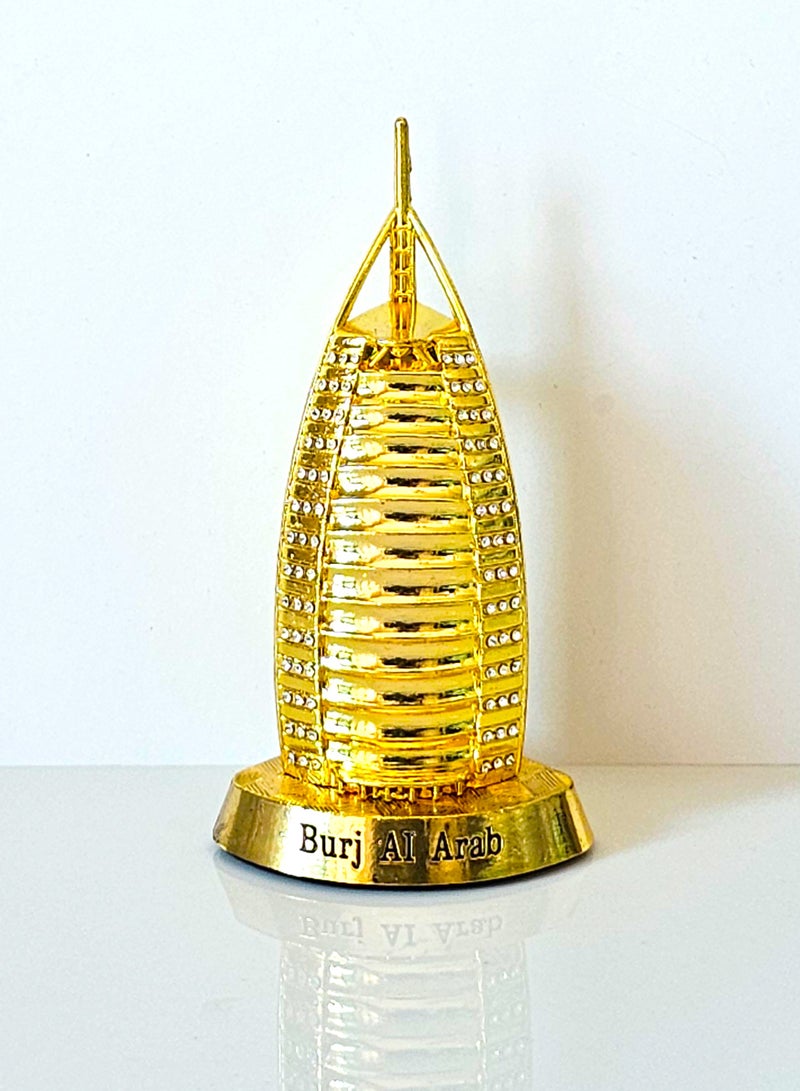 سوق الهدايا التذكارية برج العرب المعدني الفاخر مقاس 10 × 5 سم مرصع بالأحجار، لون ذهبي مزخرف - Image 1