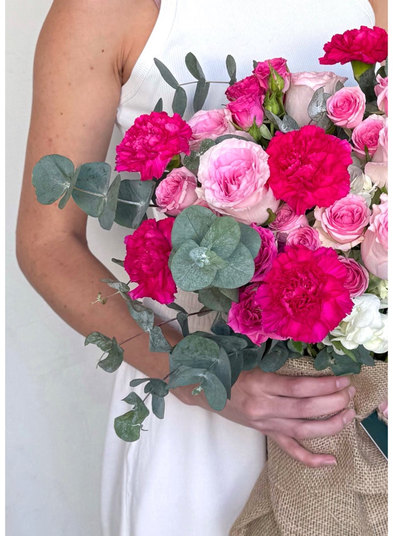 Gaia UAE Fresh Flower Romantic Roses Delight - Image 2