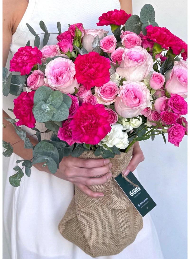 Gaia UAE Fresh Flower Romantic Roses Delight - Image 4