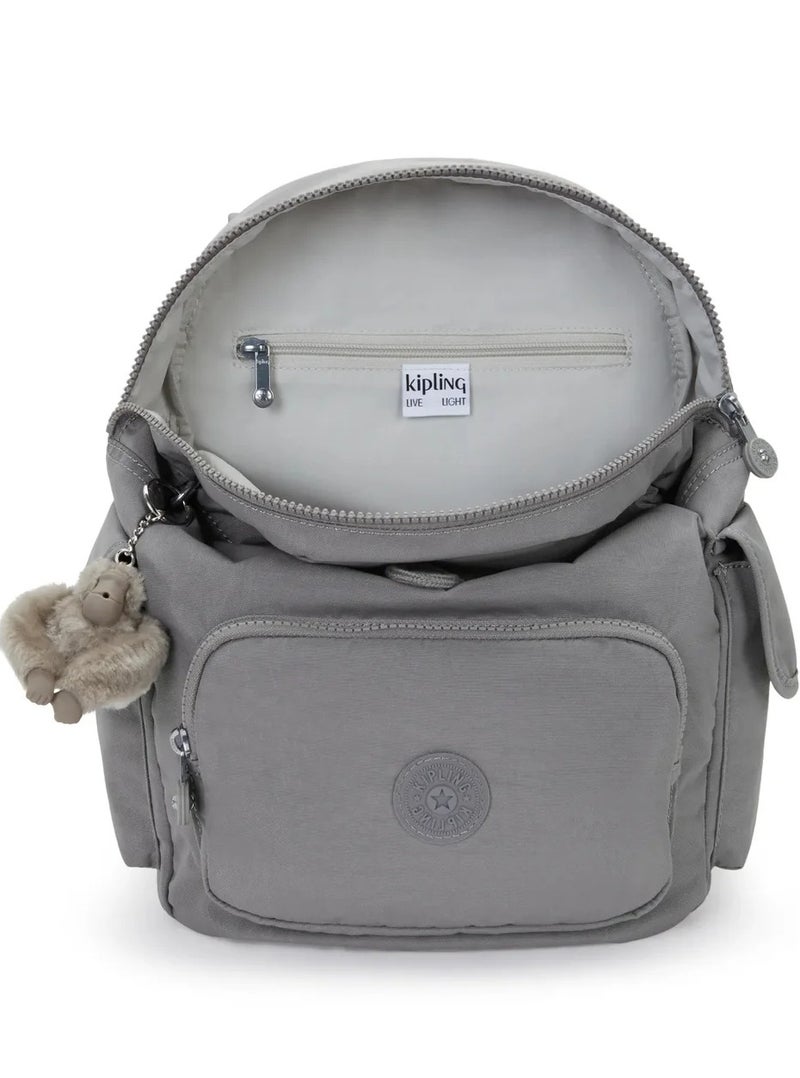 kipling حقيبة ظهر صغيرة رمادية جذابة من سيتي باك ميني - Image 4