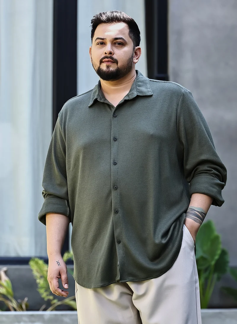 انستافاب بلس قميص رجالي أخضر عشبي من نسيج الوافل بياقة ممتدة وأكمام طويلة بأزرار للمقاسات الكبيرة