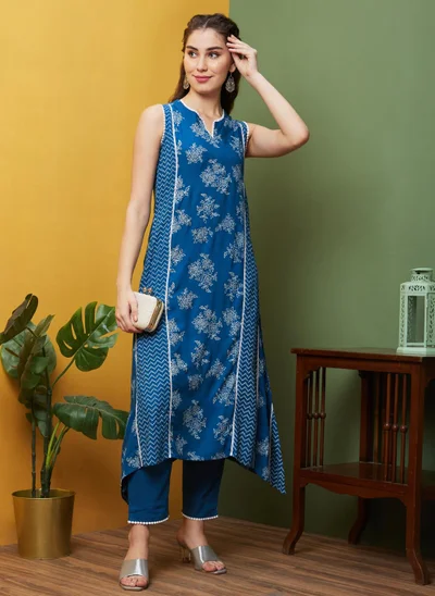 globus Globus Women Floral Printed A Line Kurta & Trouser Set