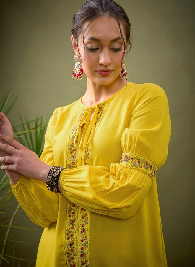 SASSAFRAS Embroidery Detail Top with Tassel & Pants Co-Ord by Styli