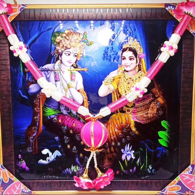 CLICKSWIFT قلادة زهور صناعية من كليكسويفت باللونين الوردي والأبيض مع خرز للصور والأصنام، زينة ريبون للصور للأحباء، قلادة تقليدية، ملابس تنكرية، حفلات زفاف، غرفة بوجا، 39 سم، 1 قطعة - Image 5