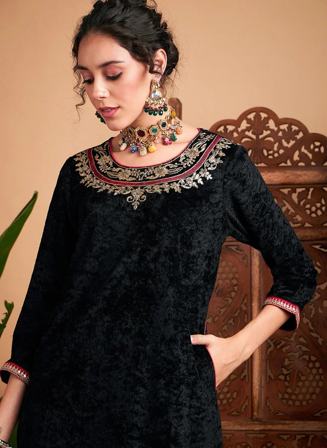 SASSAFRAS Black Velvet Straight Kurta for Women