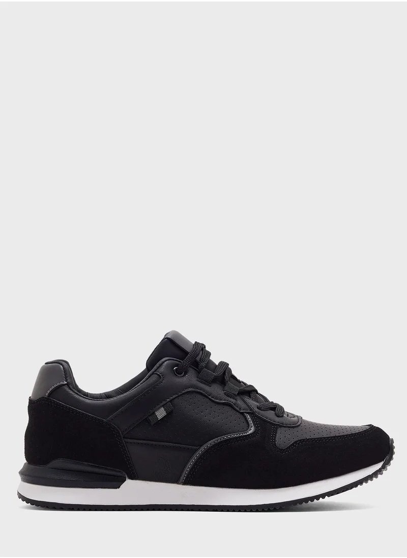 Robert Wood Casual Sneakers