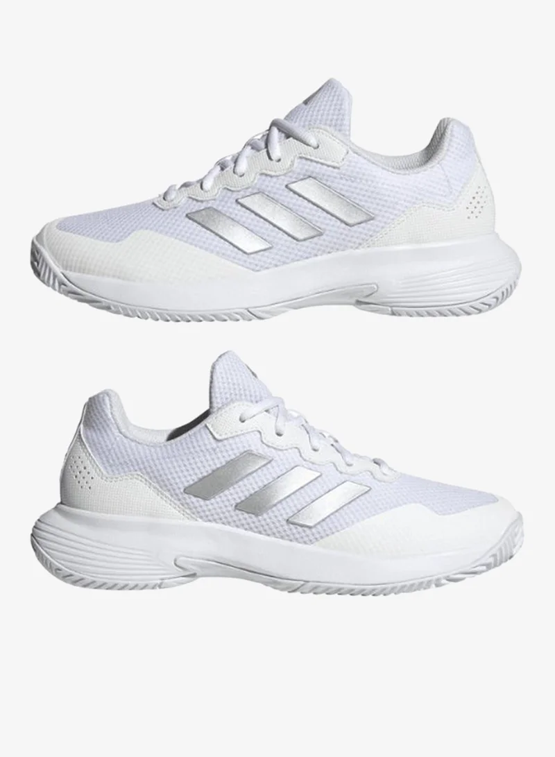 adidas أحذية تنس أديداس جيم كورت  للنساء باللون الأبيض