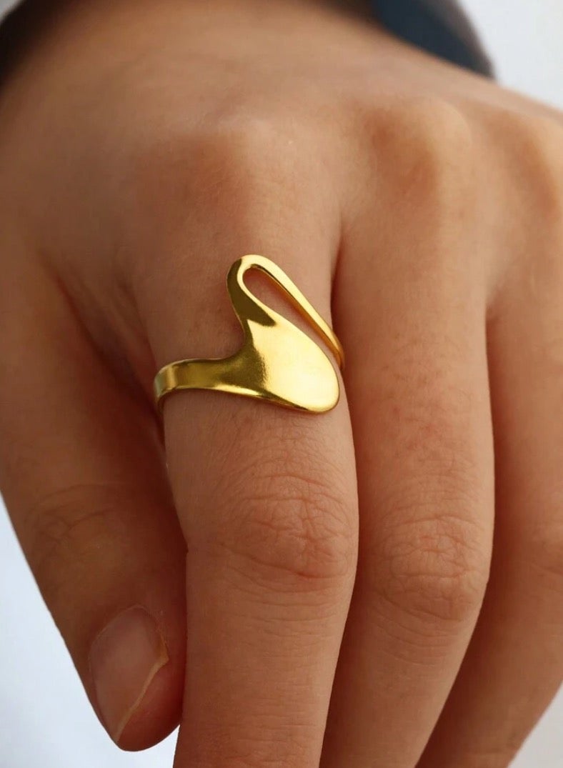 إيكوال خاتم نسائي من الاستانلس ستيل مطلي باللون الذهبي بمقاس موحد - Image 1