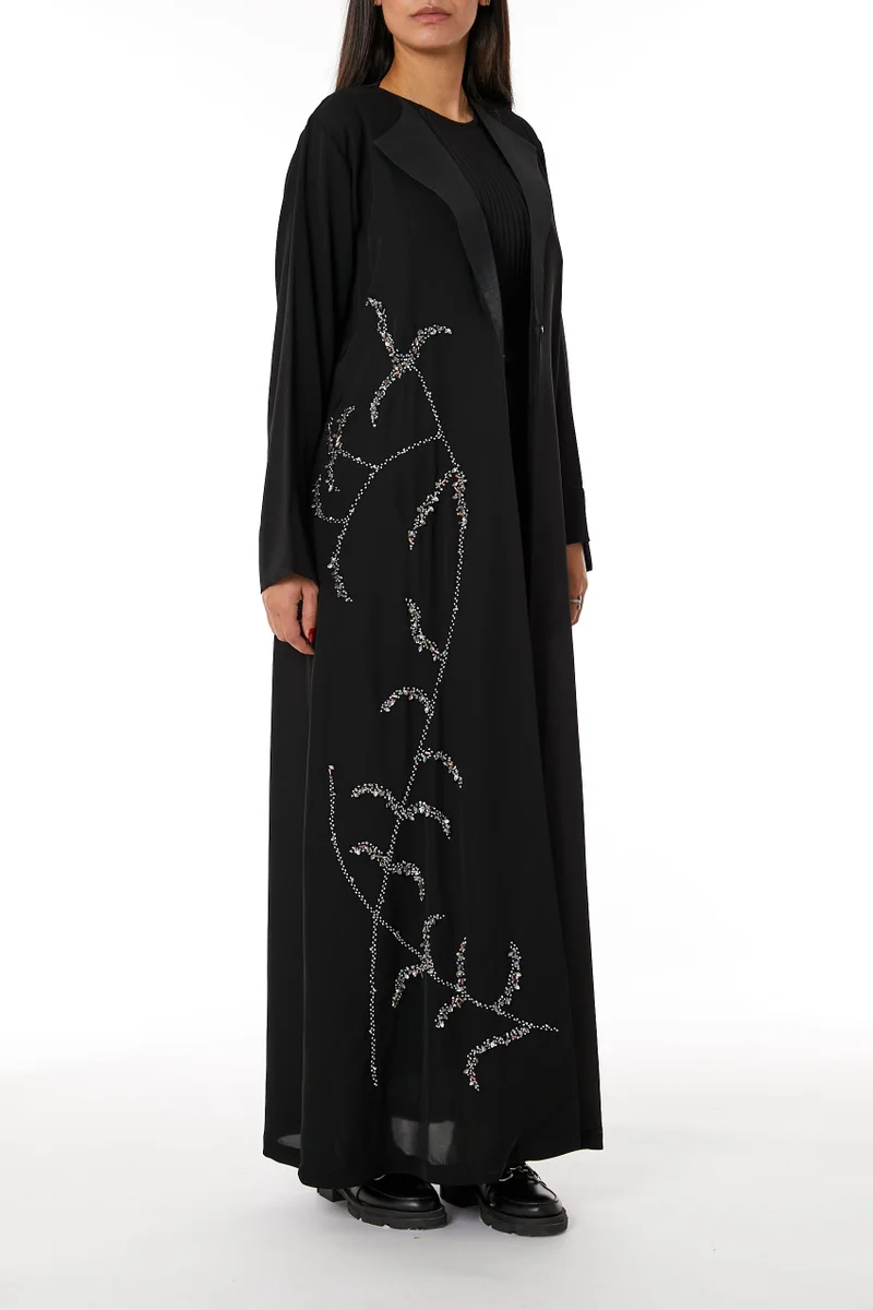 Moistreet Embroidered Lapel Collar Abaya