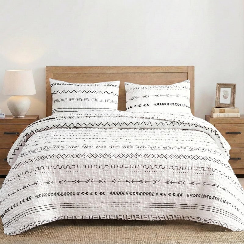 DURLENGEN 3Pcs Quilt Set California King Size,Soft Microfiber Lightweight Bedspread,Bohemian Design Geometric Pattern Coverlet for All Season Layering (112x104 inches, Boho White) - Image 1