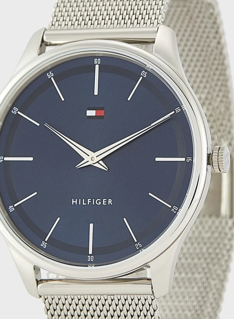 TOMMY HILFIGER Round Analog Watch