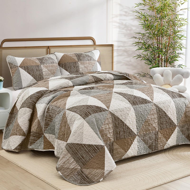 Dintszyayue Quilt Queen Size Brown, 3 Pieces Patchwork Bedspread Bedding for Queen Size Bed, Soft Lightweight Microfiber Geometric Coverlet Set for All Season Quilt with 2 Pillowcases - Image 2