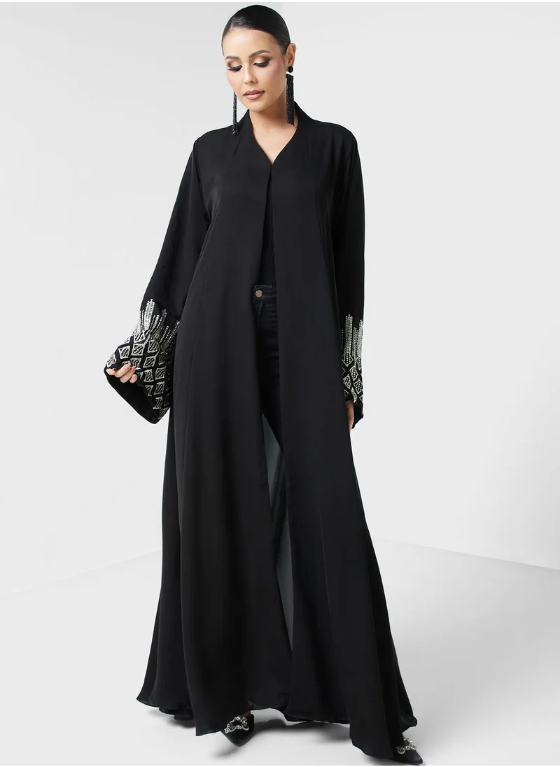 hayas closet Embroidered V-Neck Abaya
