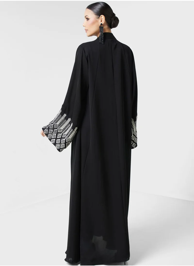 hayas closet Embroidered V-Neck Abaya