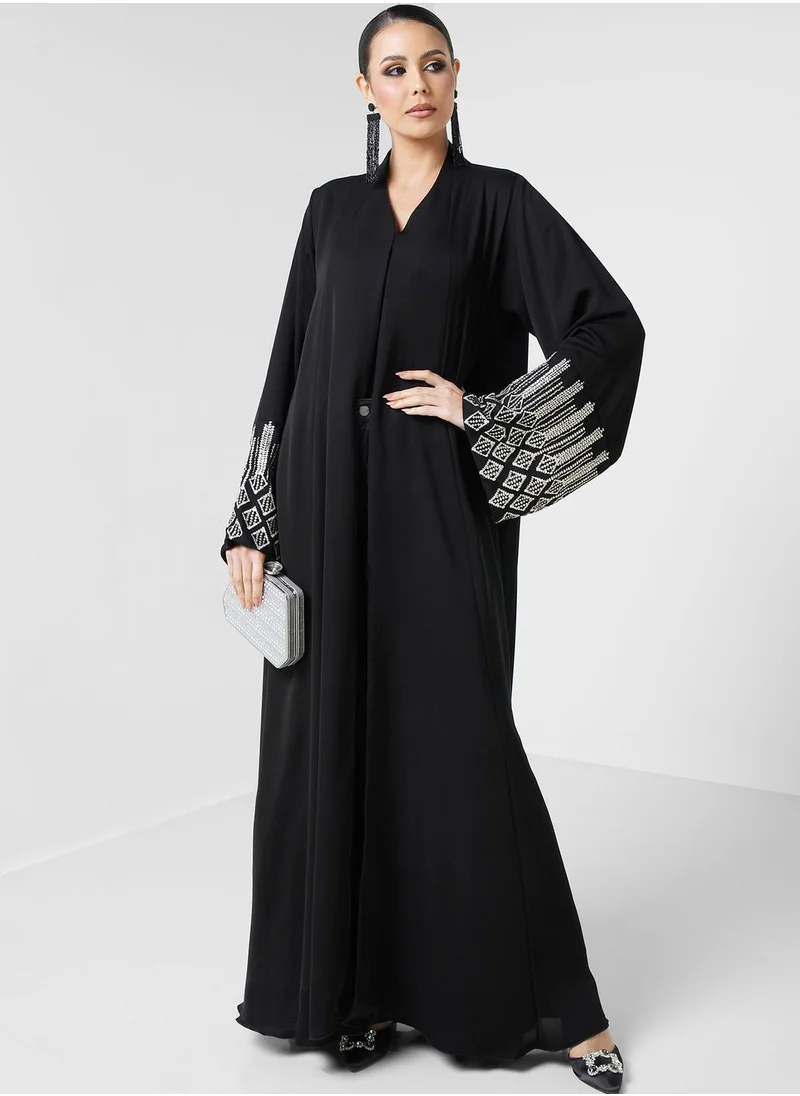 hayas closet Embroidered V-Neck Abaya