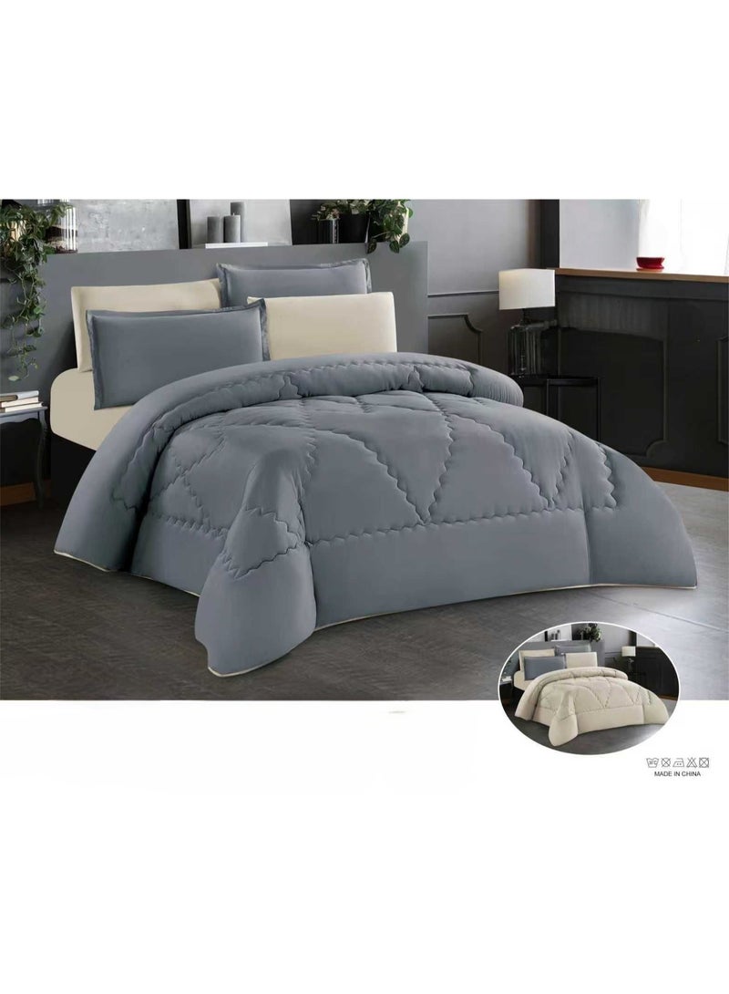 A plain, double-sided summer bed set for one and a half people, consisting of 4 pieces. It features a modern design and geometric quilted fabric, giving it an elegant hotel look. The set includes: 1 duvet (180*240 cm), 1 fitted sheet (140*200 cm), 1 pillowcase (50*80 cm), and 1 cushion (50*50 cm).