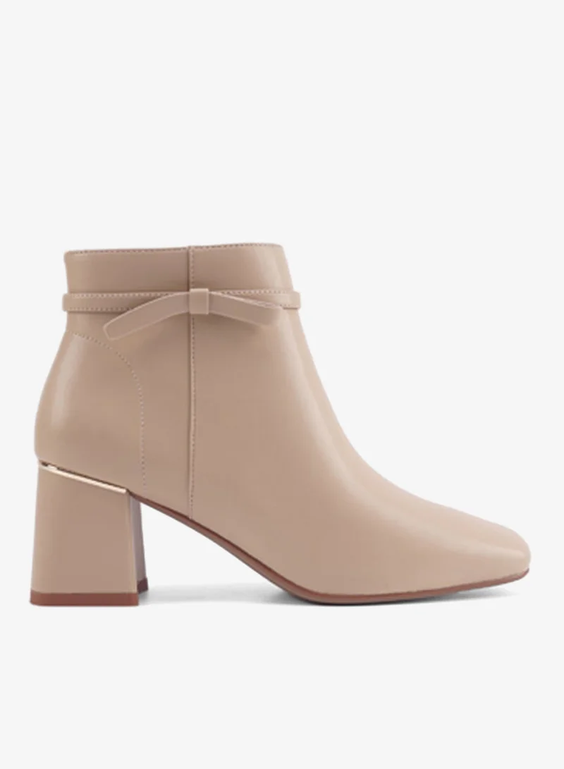 ناين ويست بوت بكعب عريض للكاحل من بيلينا