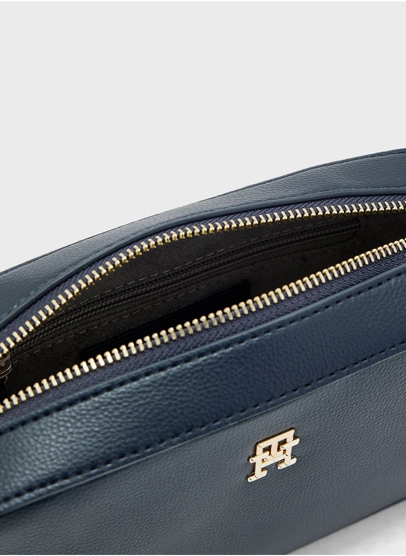 TOMMY HILFIGER Heritage Top Handle Camera Bag  - Image 5