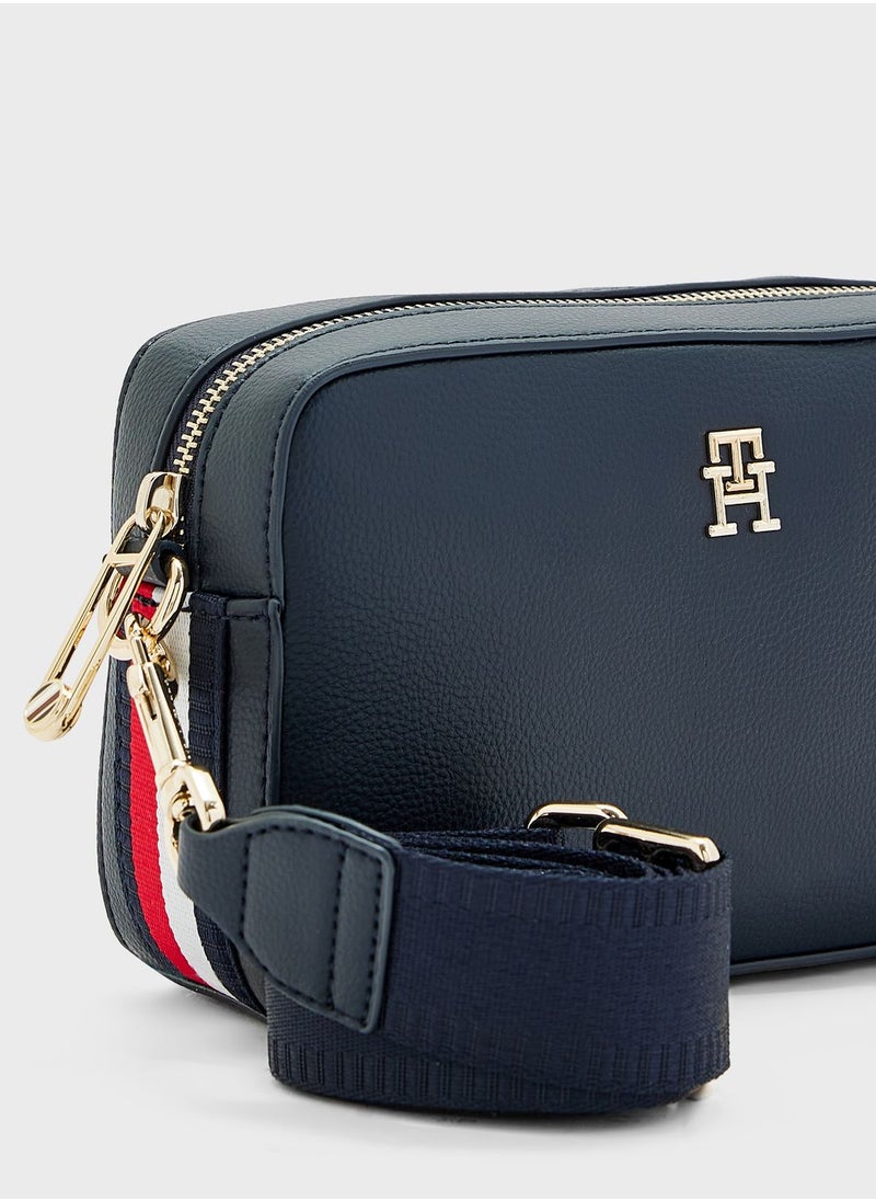 TOMMY HILFIGER Heritage Top Handle Camera Bag  - Image 4