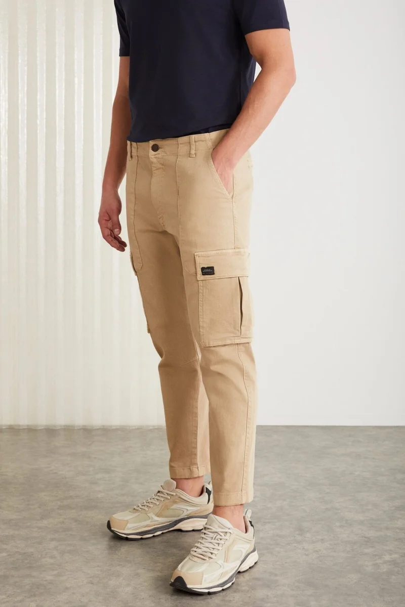 جريميلانج Brando Men's Cargo Denim 5 Pocket Washable Decorative Label Detail Thick Textured Flexible Structured Beige Jeans