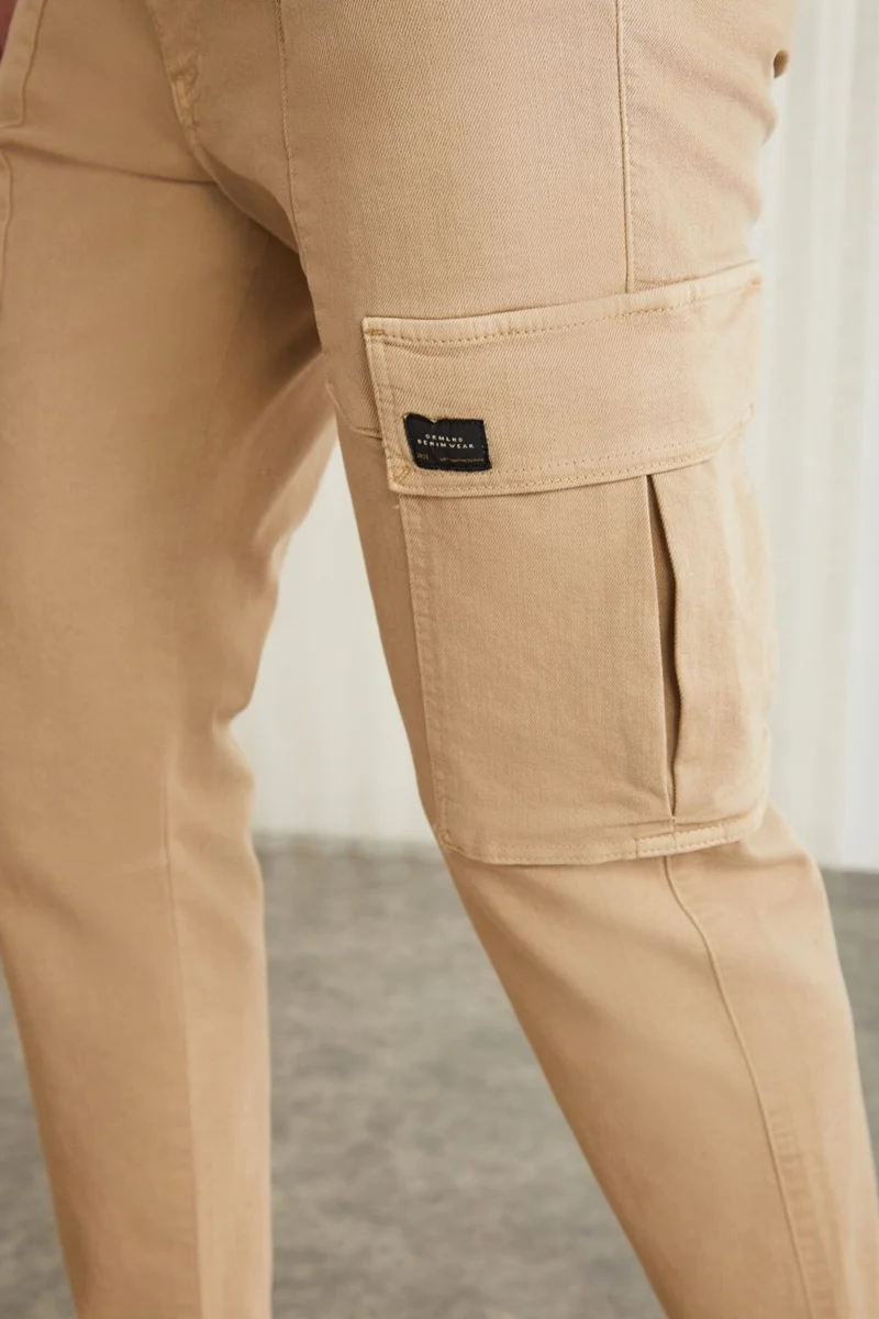 جريميلانج Brando Men's Cargo Denim 5 Pocket Washable Decorative Label Detail Thick Textured Flexible Structured Beige Jeans