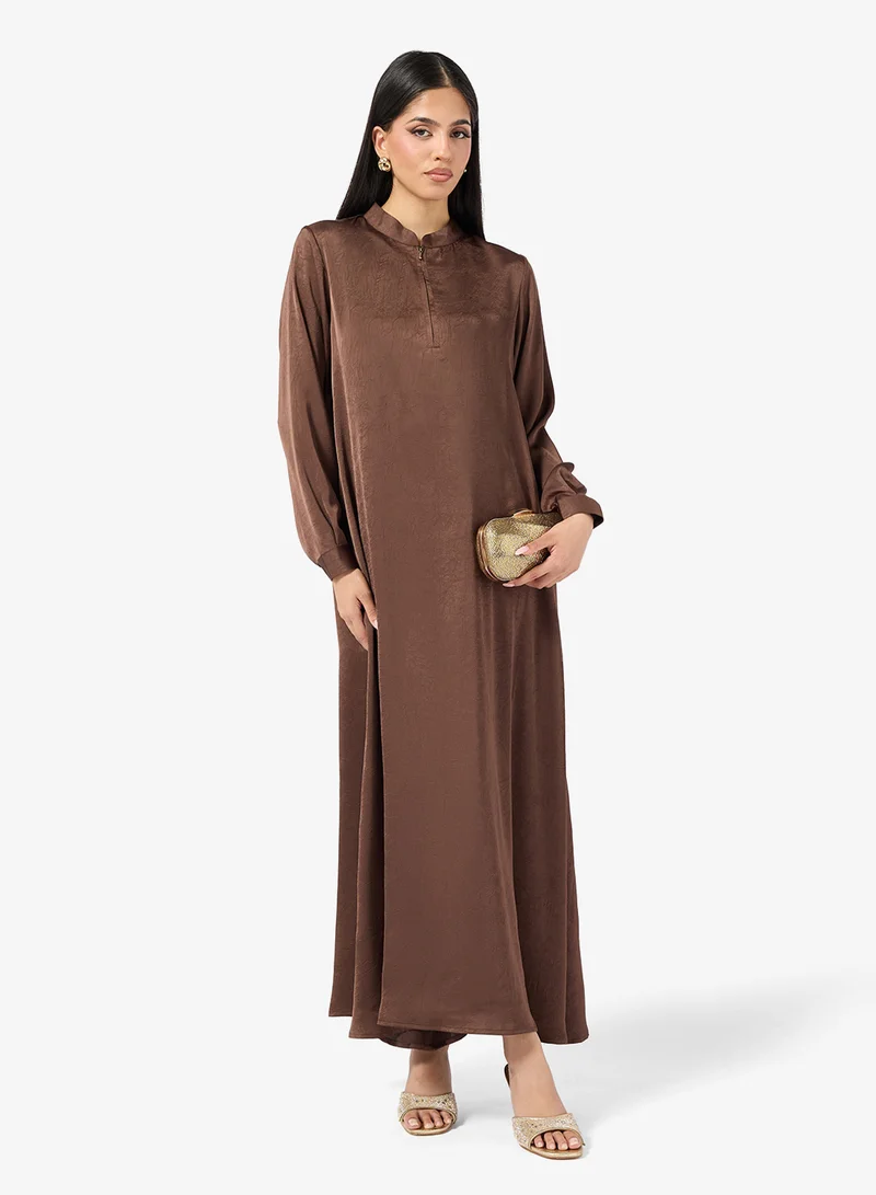 خزانة عباية أساسية