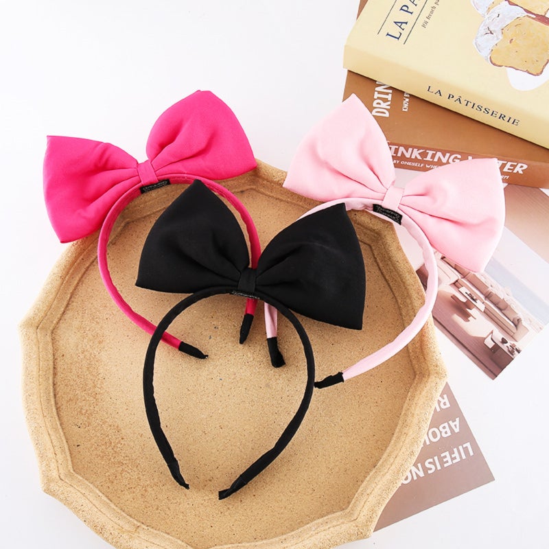 Three-dimensional bow tie headband for a runaway princess - Image 4