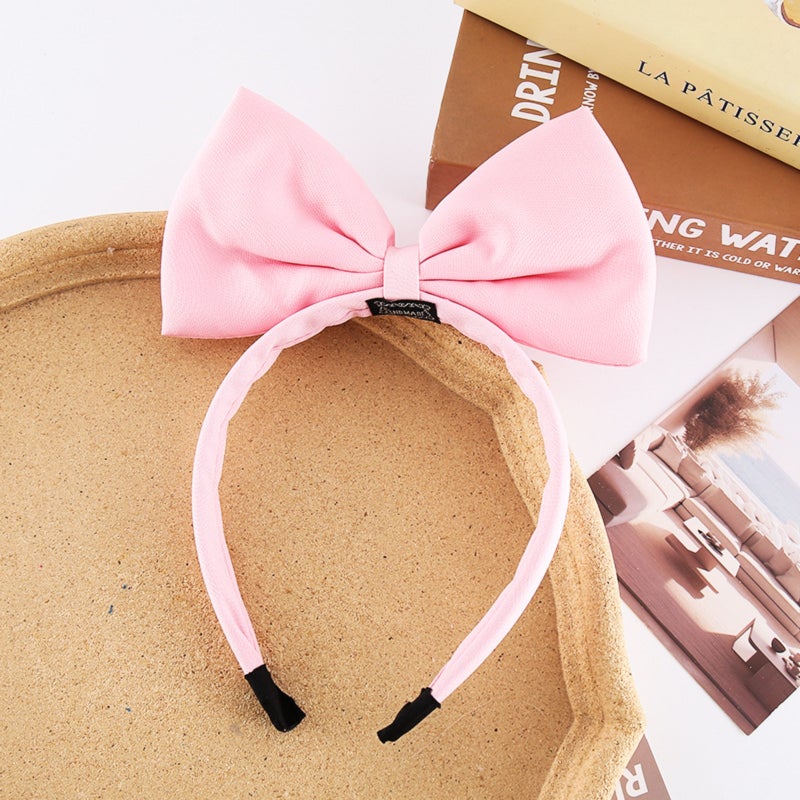 Three-dimensional bow tie headband for a runaway princess - Image 2