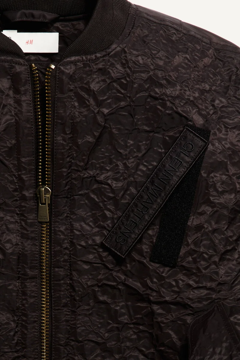 اتش اند ام جاكيت بومبر بلمسة لامعة