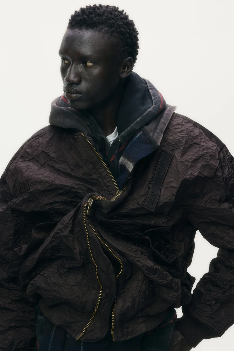 اتش اند ام جاكيت بومبر بلمسة لامعة