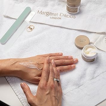 Margaret Dabbs Pure Overnight Hand Mask Softens Fine Lines and Boosts Firmness Rose and Lemon Scented 35ml - Image 4