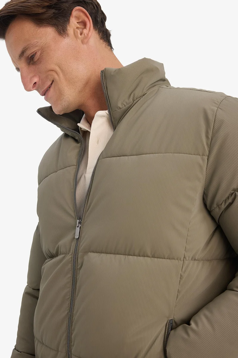 Defacto  Regular Fit Waterproof High Neck Zippered Puffer Jacket for Men | Best Price UAE