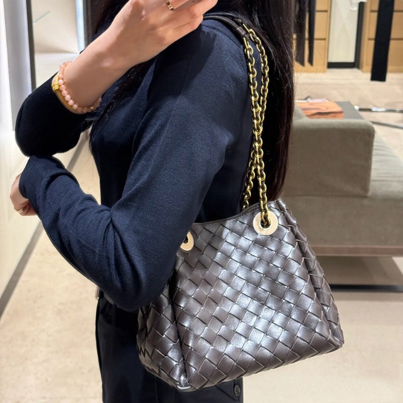 Ladies Chain Parachute Bag Handmade Leather Woven Bag All-Match Commuter Shoulder Crossbody Bag Trendy - Image 2