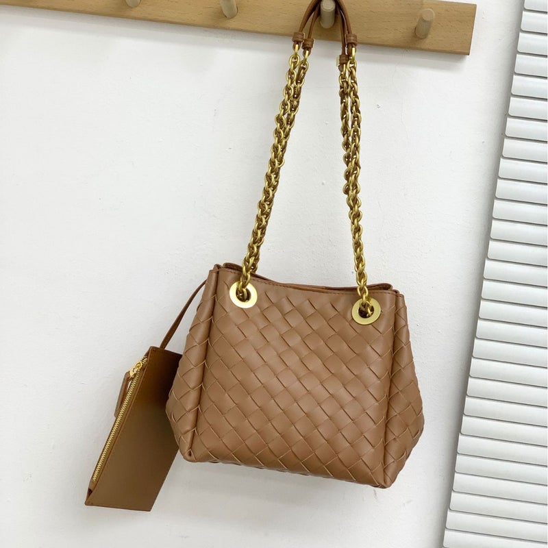 Ladies Chain Parachute Bag Handmade Leather Woven Bag All-Match Commuter Shoulder Crossbody Bag Trendy - Image 4