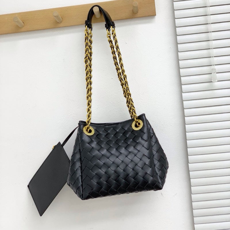 Ladies Chain Parachute Bag Handmade Leather Woven Bag All-Match Commuter Shoulder Crossbody Bag Trendy - Image 3