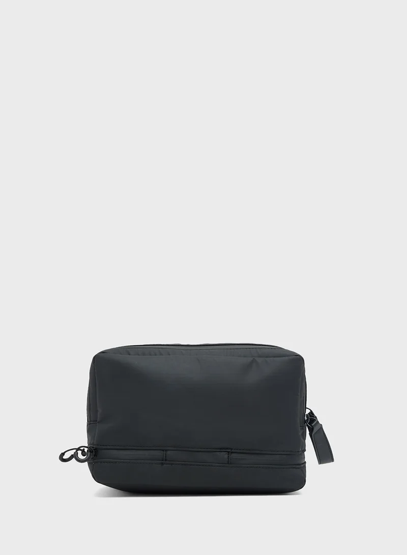 GUESS Casual Sondrio Toiletry Bag