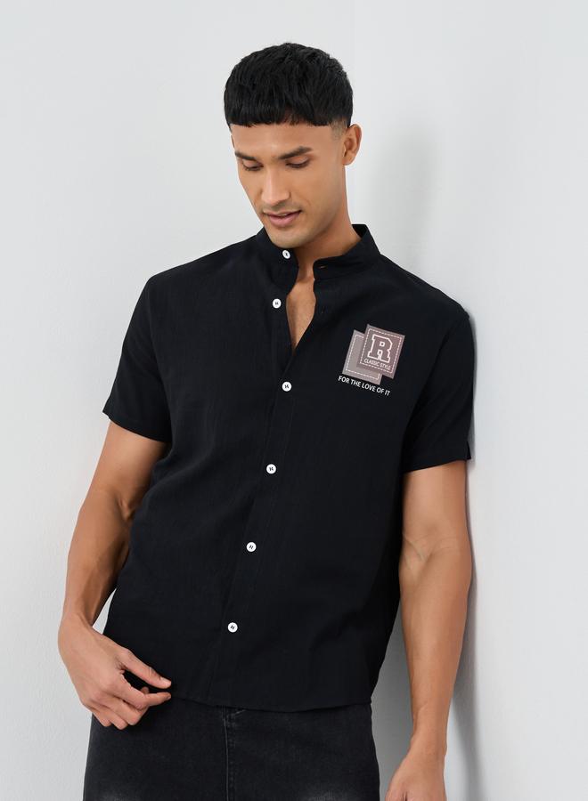 تايك تو قميص بأكمام قصيرة وياقة ماندرين بطبعة جرافيك - Image 1