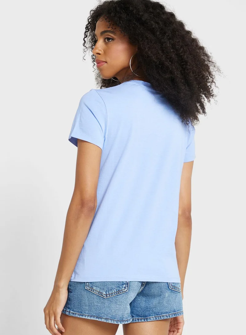 Levi's Round Neck Logo T-Shirt