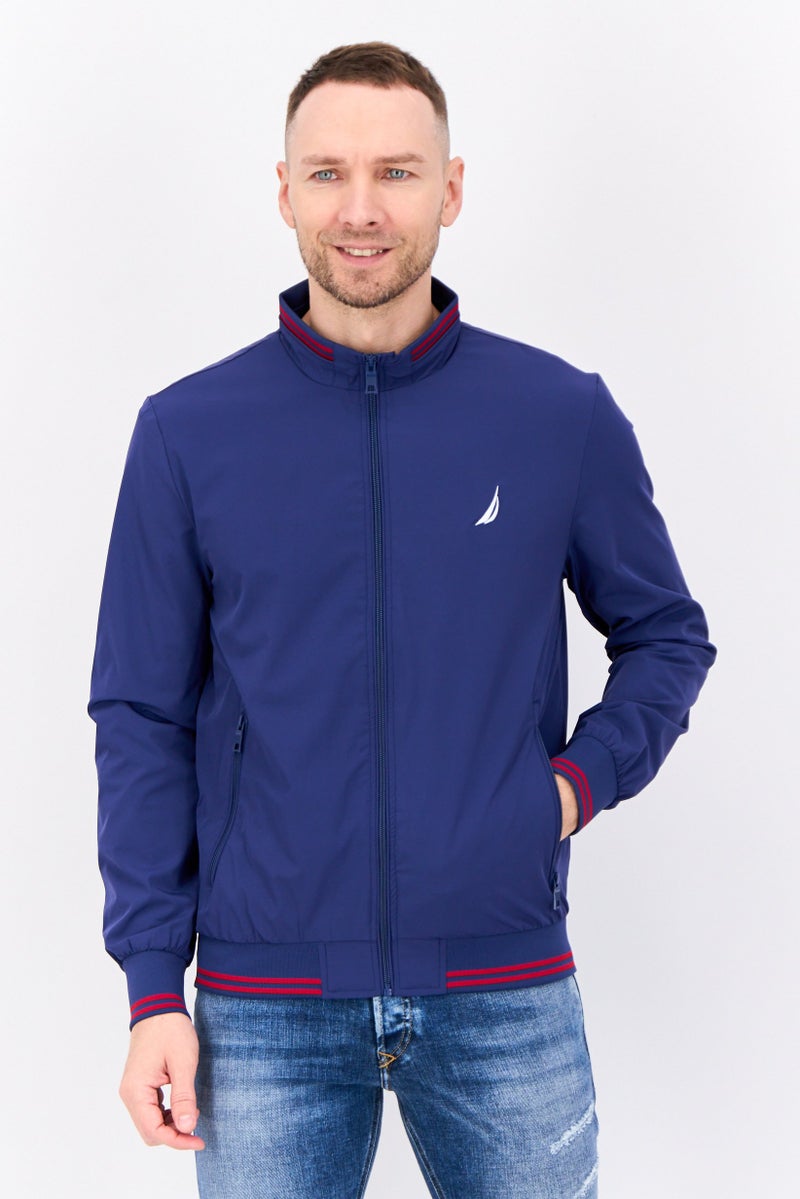 NAUTICA جاكيت بومبر للرجال بشعار مطرز، أزرق داكن/أحمر - Image 1