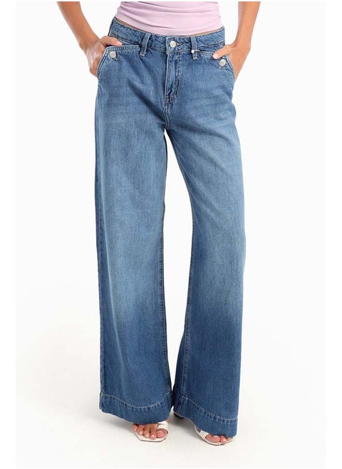 Jeans With Button Closure Pockets