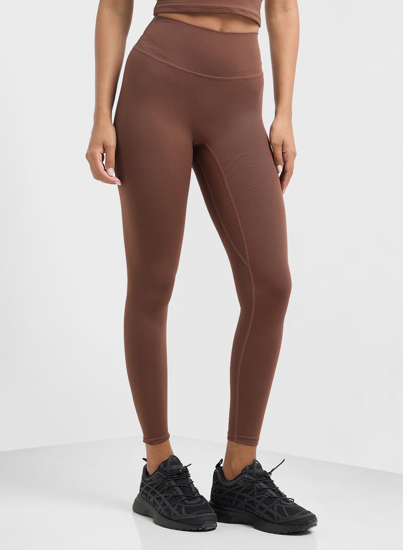 FRWD Strappy Seamless Vest & Sculpting Leggings Set  - Image 4