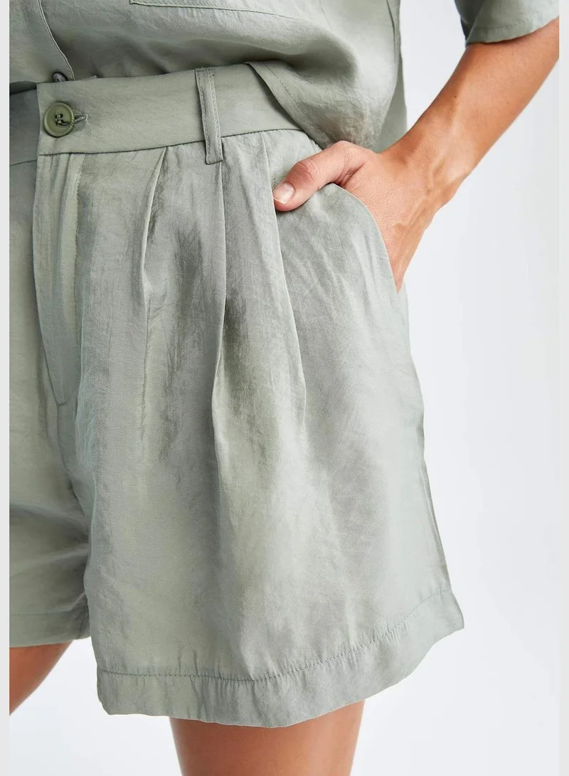 ديفاكتو Regular Fit High Waisted Mini Short